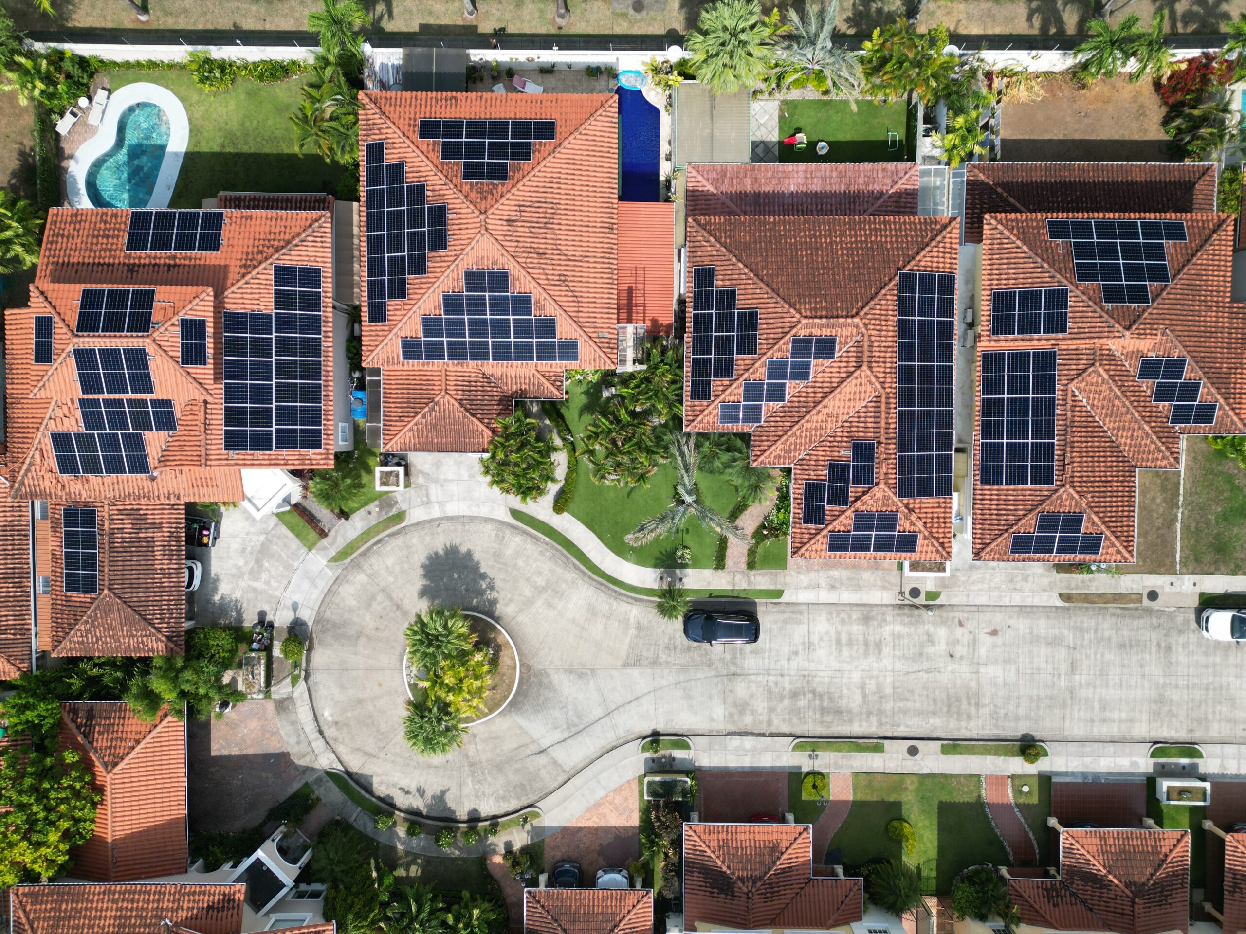 Comunidad con Paneles Solares